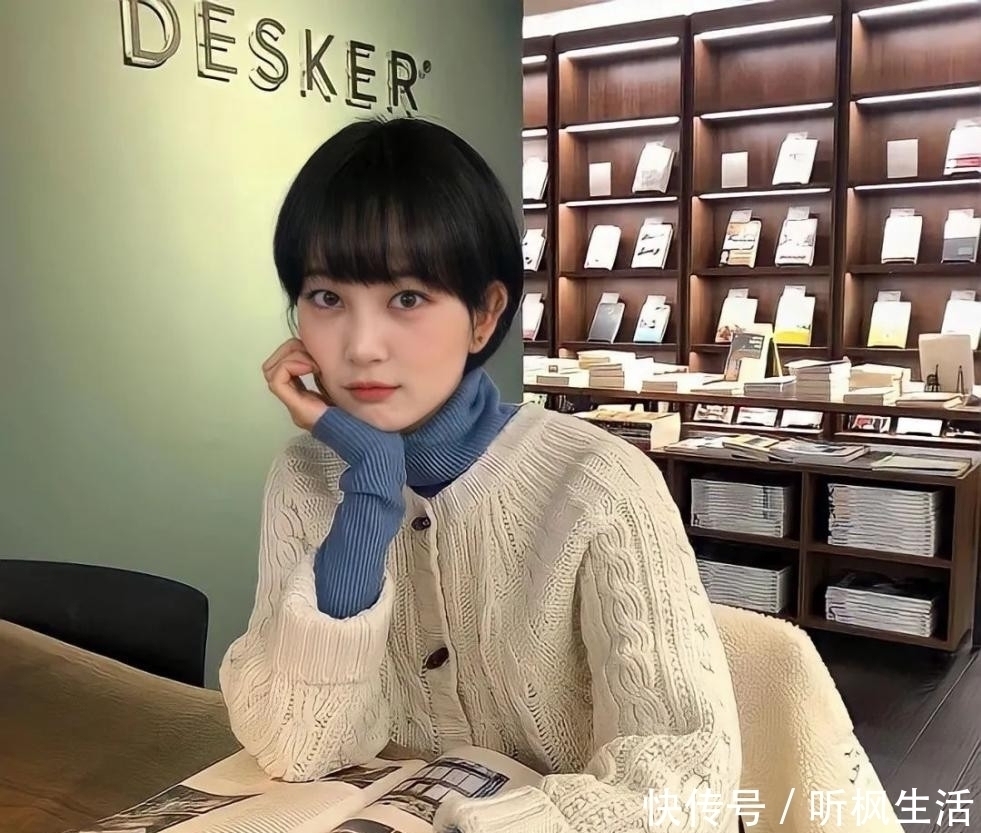 颜色 今年很流行“奶奶衫”,看似显老,穿上却很减龄,百搭不挑人