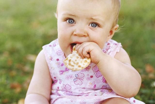 宝宝|孩子爱吃手 家长担心病从口入 这些方法可帮宝宝改掉坏习惯