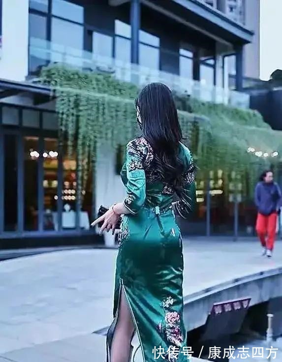 曼妙 绿色旗袍,开叉设计,凸显曼妙身姿,彰显御姐气质!