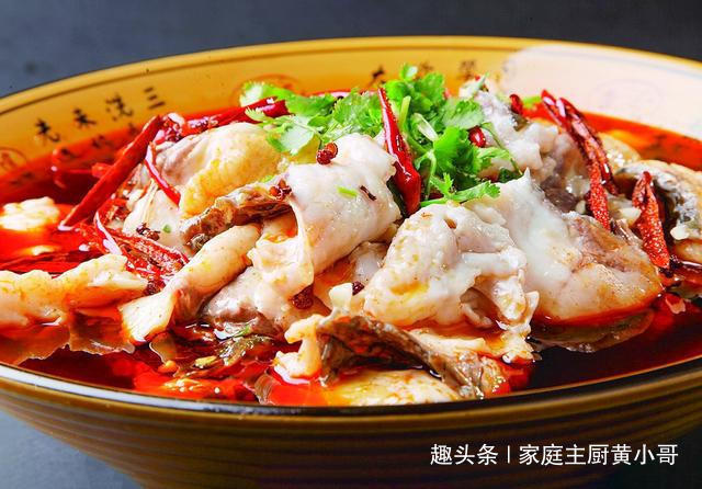 爱吃水煮鱼不会做，大厨详细教你做法步骤，20块钱本钱够全家人吃