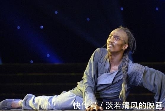 鲁迅!重读鲁迅笔下孔乙己,坐在咸亨酒店吃着茴香豆的我,不禁泪流满面