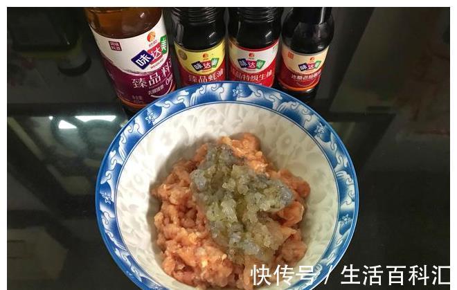 外皮|生煎包好吃有诀窍，记住2点，外皮松软底部酥脆，咬一口还爆汁