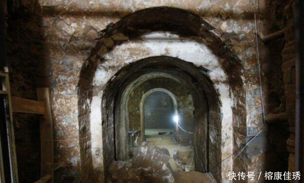 修路遇到一座宝墓,技术复杂无法挪动,考古队忍痛拆走!