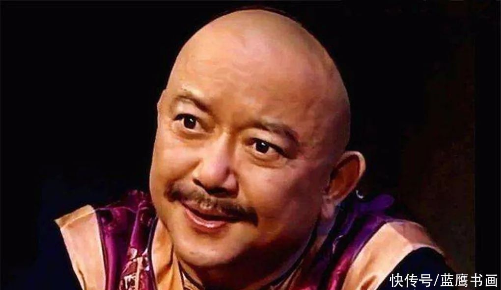 另一方面!和珅不止会贪财,其实他写的字更妙,能打败好多书法名家