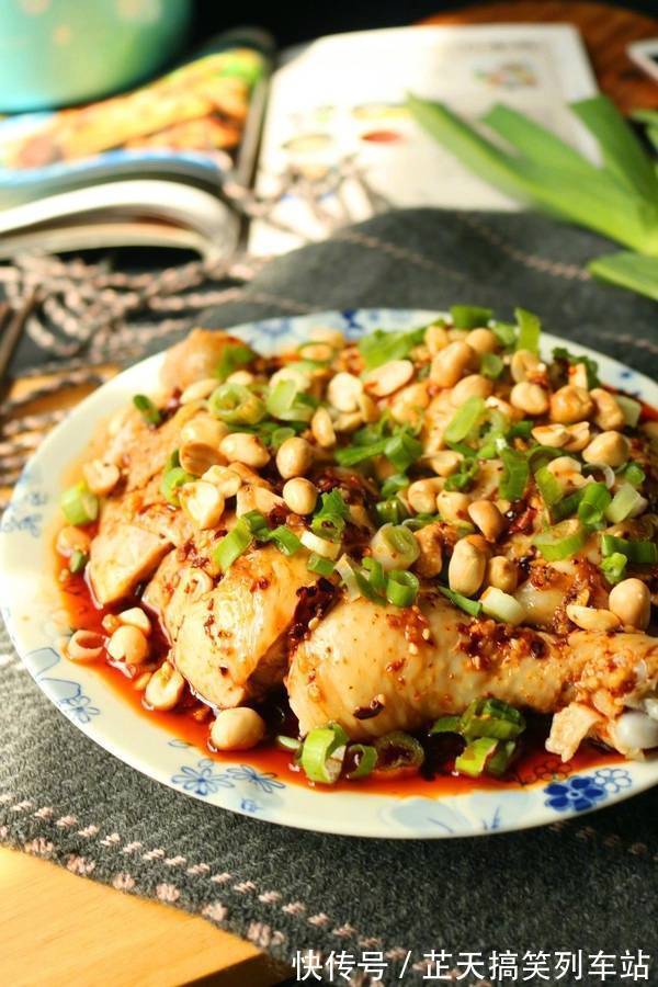多汁|夏天太热没胃口？做个家常口水鸡，肉嫩多汁，超级下饭