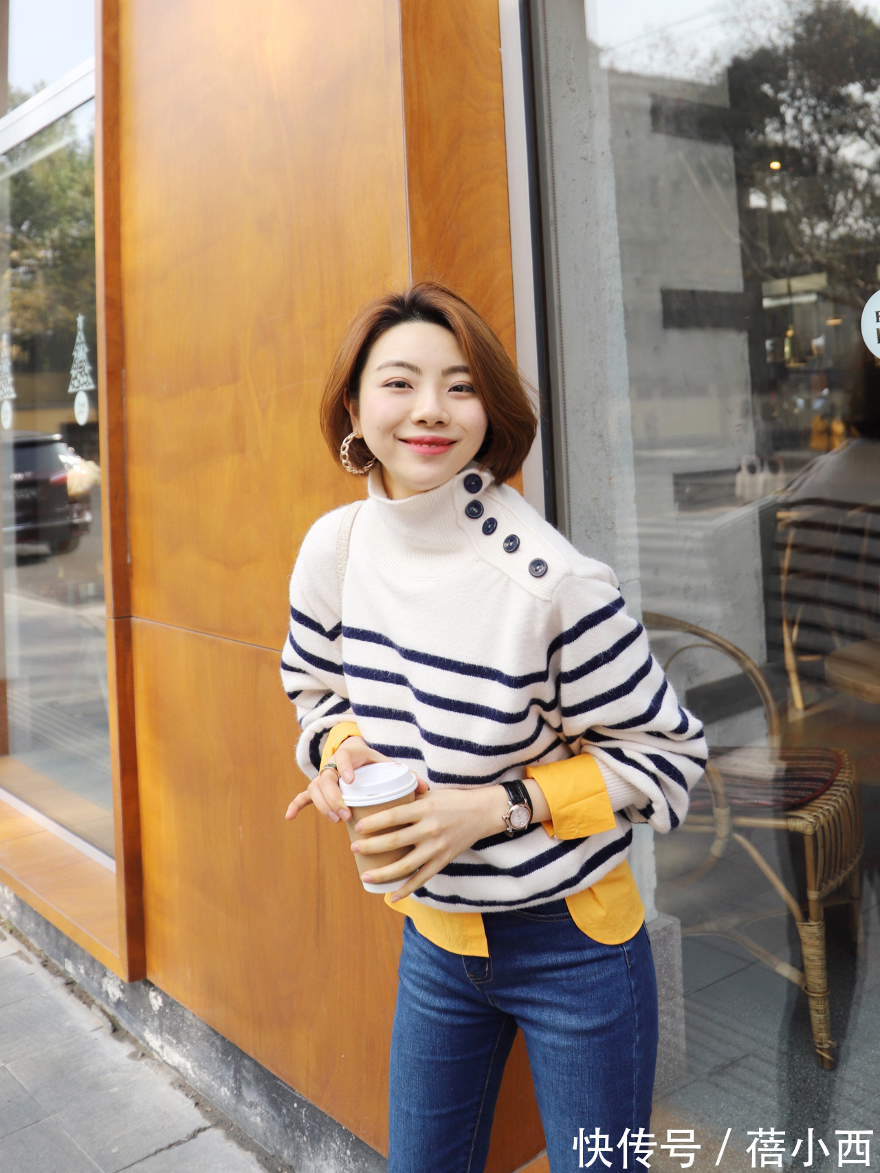 保暖|秋天怎样穿才保暖又时髦?搭配公式“毛衣+牛仔裤”,简约又高级