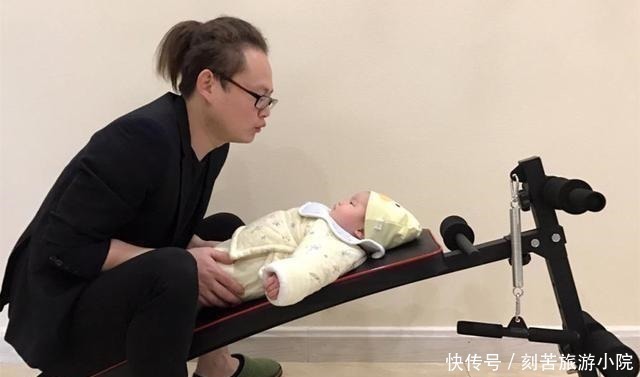 突击检查|宝爸放假在家看娃,宝妈回家突击检查,开门后的一幕让宝妈笑出声