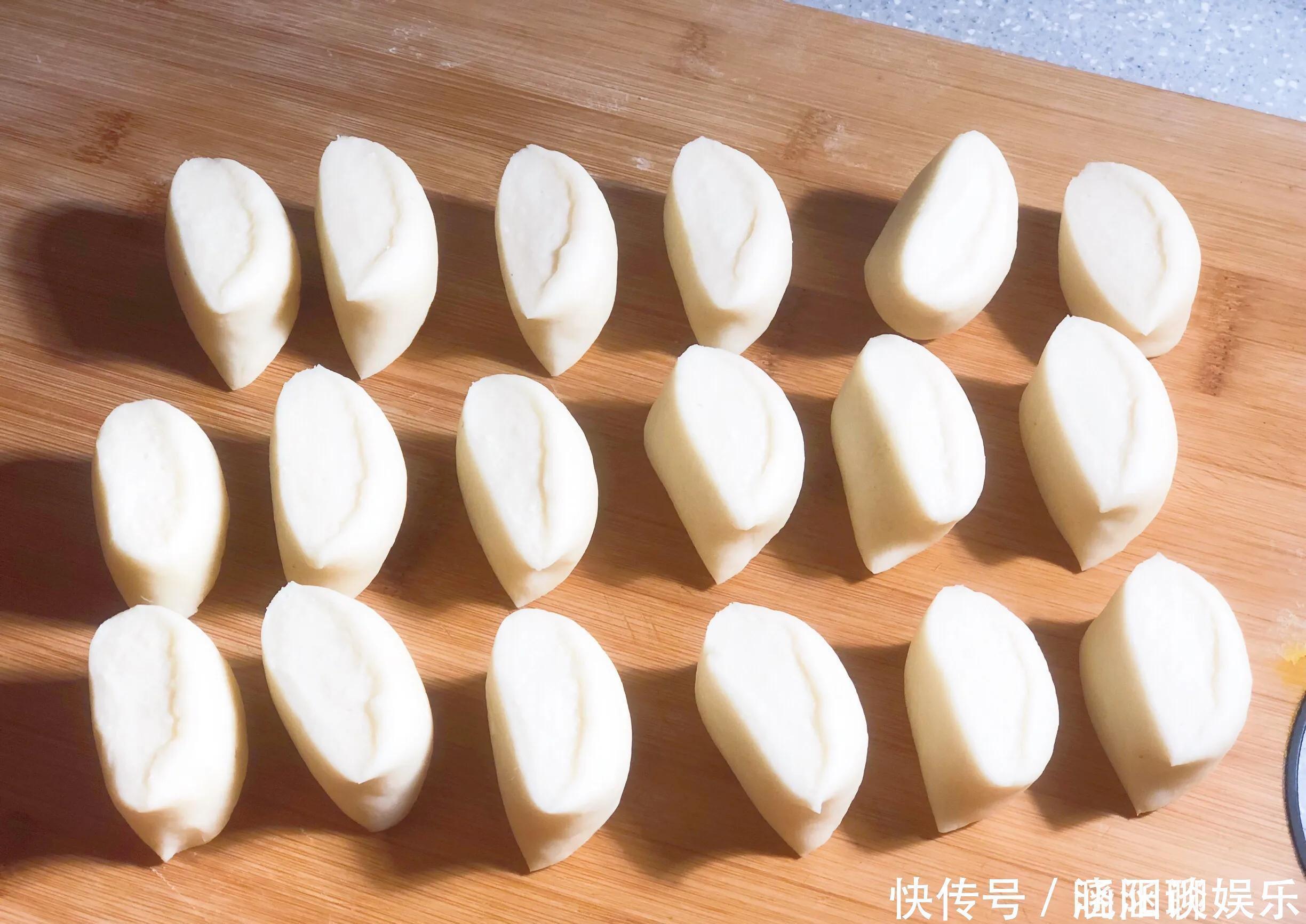 烙饼|快手鲜香韭菜盒子，不发面不用饺子皮，隔几天都不硬，放凉更好吃