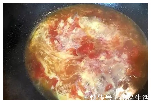 许多人|煮西红柿汤时，先炒西红柿还是先加水？许多人都做错，难怪不美味