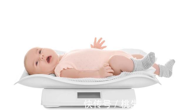 判断|哭、吃手是饿了吗?判断母乳喂养的小宝宝饿了,注意3个饿了的信