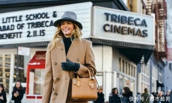  羽绒服|冬天内搭不必买太多，有这件“百搭衣”就够了，搭什么都时髦显瘦