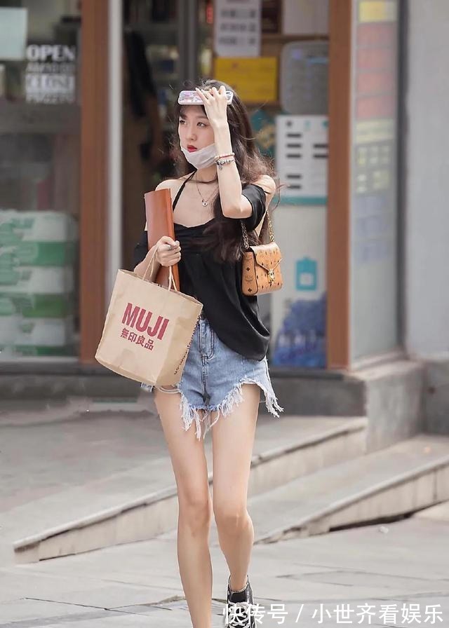 小姐姐|牛仔短裤如何搭配才时髦又洋气?这8套穿搭示范可以看看