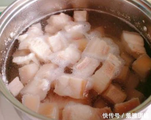 口感|烧红烧肉，用冰糖还是白糖？多数人用错了，难怪口感不好，还发苦