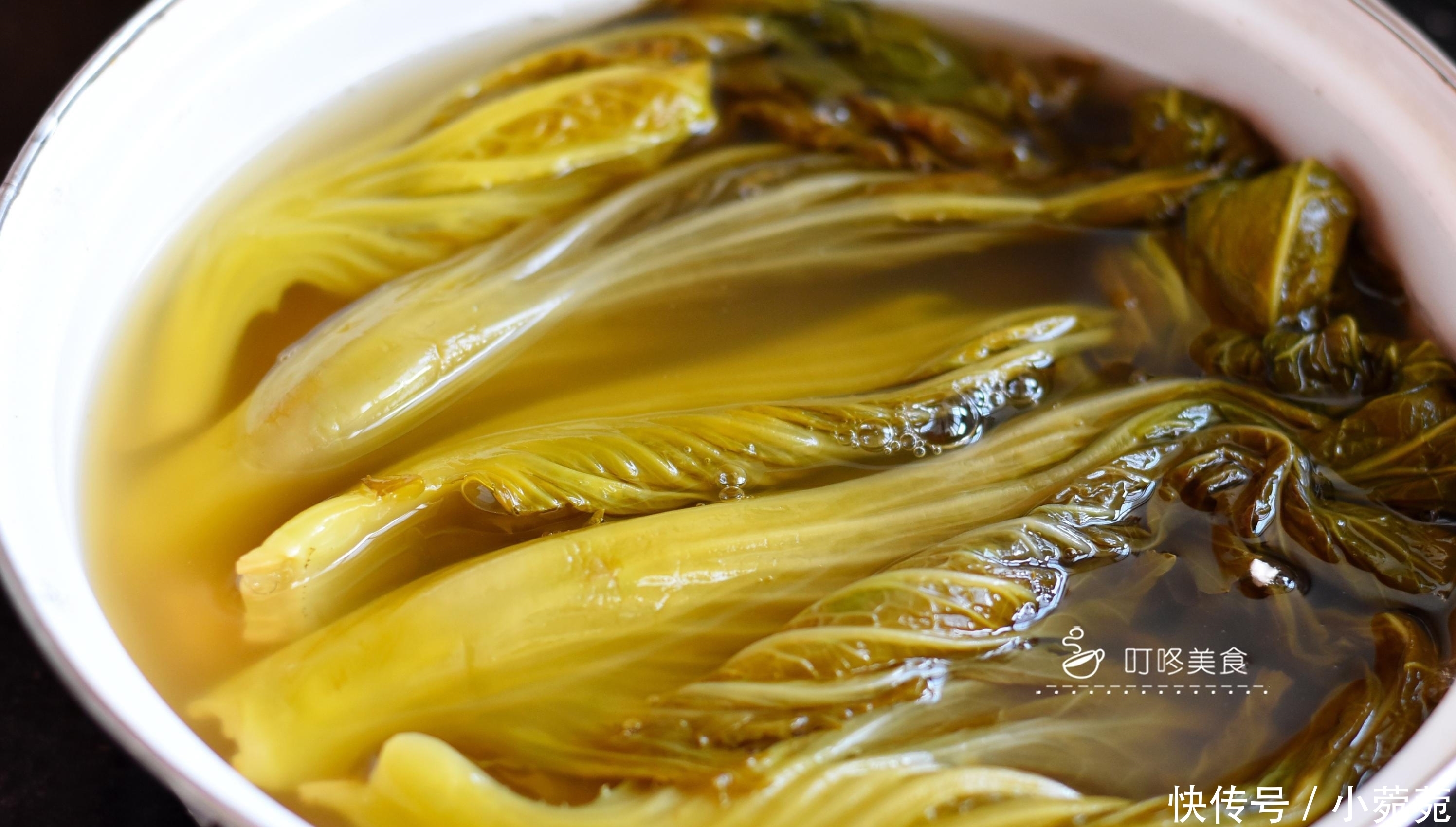 酸菜不用买了,用这方法腌制最简单,三天变酸,干净卫生0添加剂