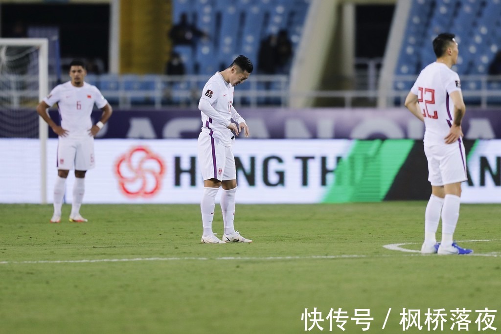 改造|李霄鹏对国足改造正式开始?26岁拼命三郎回归成重要标志,要拼了!