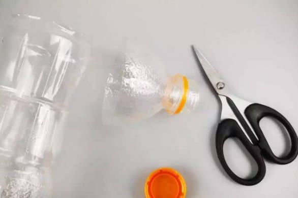 怎么将塑料瓶“一步步”打造成漂亮花盆?