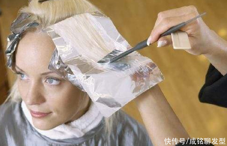 干涩|染发后头发又干又涩,是药水差还是技术不好?看这三点你就明白了