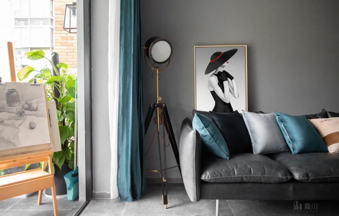 绿植|99㎡现代工业风,85后女神的家,满屋高级灰,绿植清新点缀