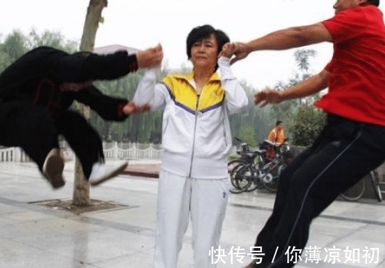 论法的精神@为何如今《周易》在社会那么火爆?深入研究之后,吓出了一身冷汗