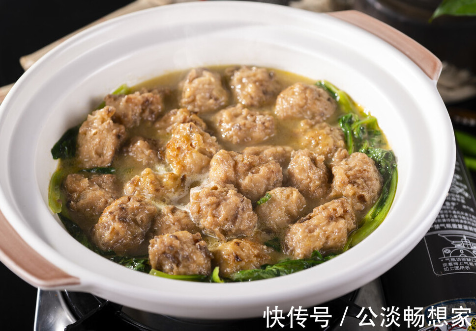 面粉|炸萝卜丸子要想酥脆,放淀粉还是放面粉教你正确方法,外酥里嫩