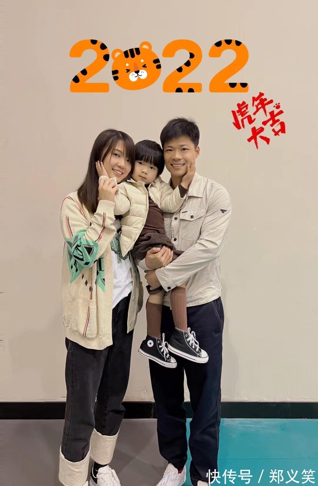 虎年|大年初一!朱婷现身,多位体坛女神晒一家三口照,刘湘母女送祝福