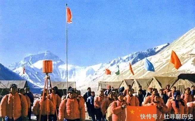 中国登山队队员如何饮冰卧雪，收获大量珍贵标本？