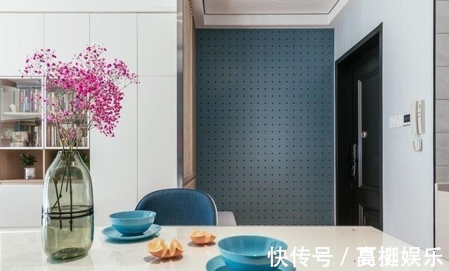 客厅|舍弃“客厅”,不买沙发,进门加隔断,这么装实用极了,晒晒全屋