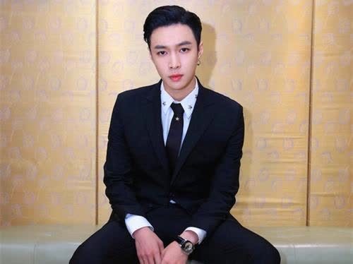 顶级流量 《向往的生活》由张艺兴掏鸡蛋,论爱豆的出圈之道,需要自我突破