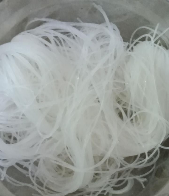 这一锅有菜有肉又有蛋，色香味美，儿子吃到吮手指，太好吃了