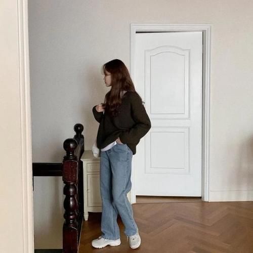 卫衣这样搭，非常有学生感，显得很青春活泼