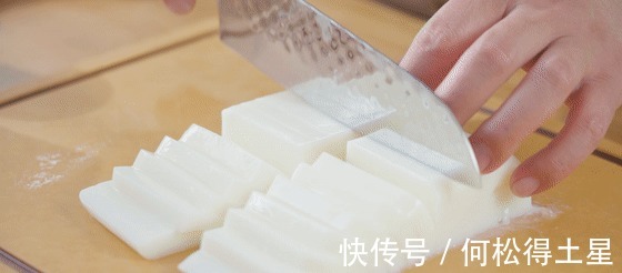 消暑|像果冻一样香甜Q弹的夏季消暑小吃，简单到零失败——牛奶冰粉！