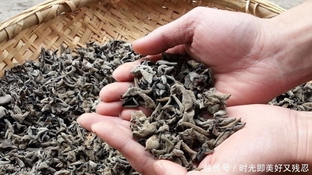 食物|女性月经期间，这4种食物敞开吃，排出污血，体重或会降至两位数