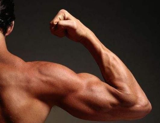 大蒜|男性晨起后,坚持空腹吃瓣大蒜,3种喜人变化或许悄悄“降临”!