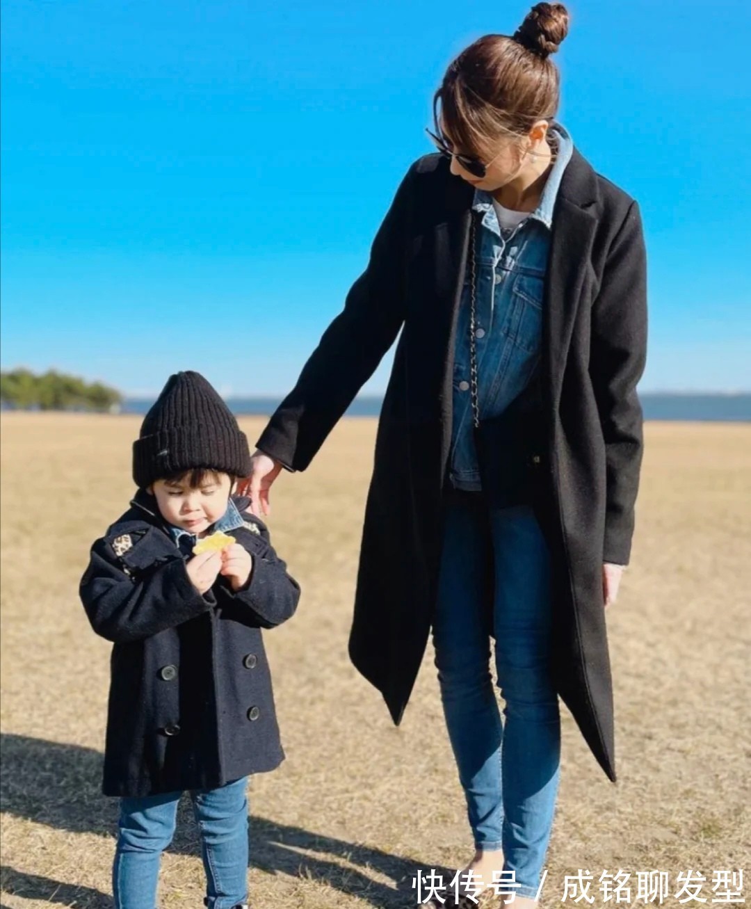 颜色|适合大龄宝妈的精致穿搭,简约随性又保暖,每一套都好看又显年轻