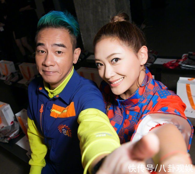 我爱的人|陈小春节目又秀恩爱，自曝事业靠老婆安排，应采儿发文回应好甜