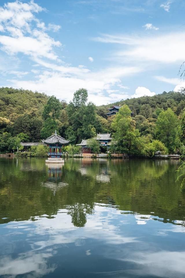 玉龙十三峰|丽江这个景区人少景色美，不收门票成为了丽江绝景