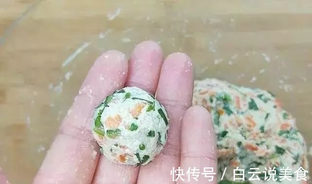 丸子的新做法，又香又鲜，非常适合这个寒冷的季节吃！