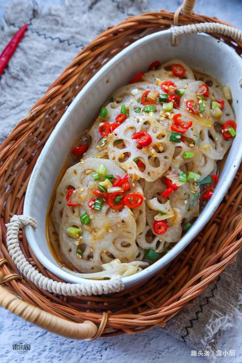 特别|莲藕焯水就发黑,教你1个小技巧,莲藕又白净又爽脆,特别好吃