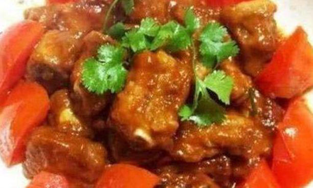 美食精选：番茄焖排骨，蒜香牛肉，水煮肉片，糖醋藕丸的做法