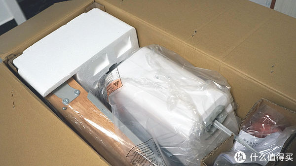 划船机|运动相关 篇一：全身锻炼称神的运动器材，野小兽R15水阻划船机测评！