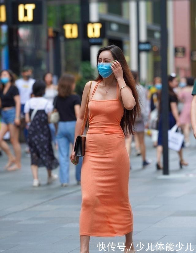 连衣裙 迷人的连衣裙很时尚,展现你的身材优势,经典又时尚!