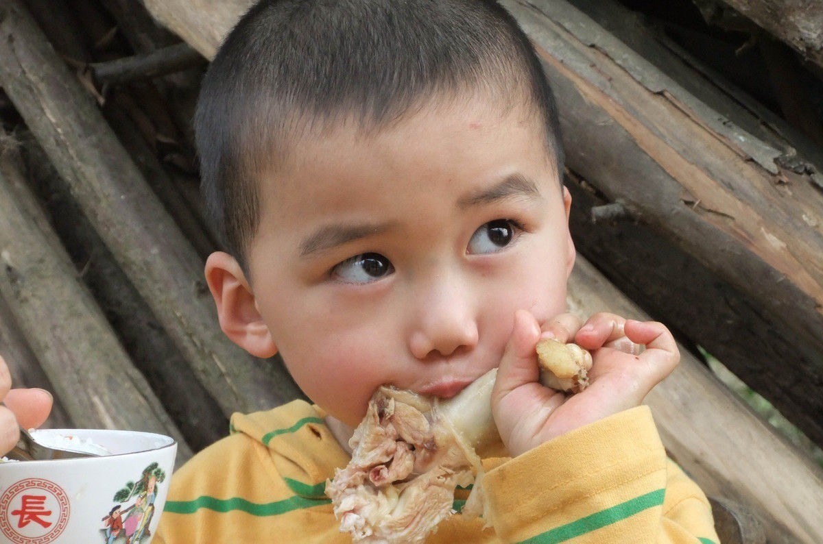 儿科医生|五岁男孩脾胃衰竭，大人有四种看似为娃好的饮食习惯，其实在害娃