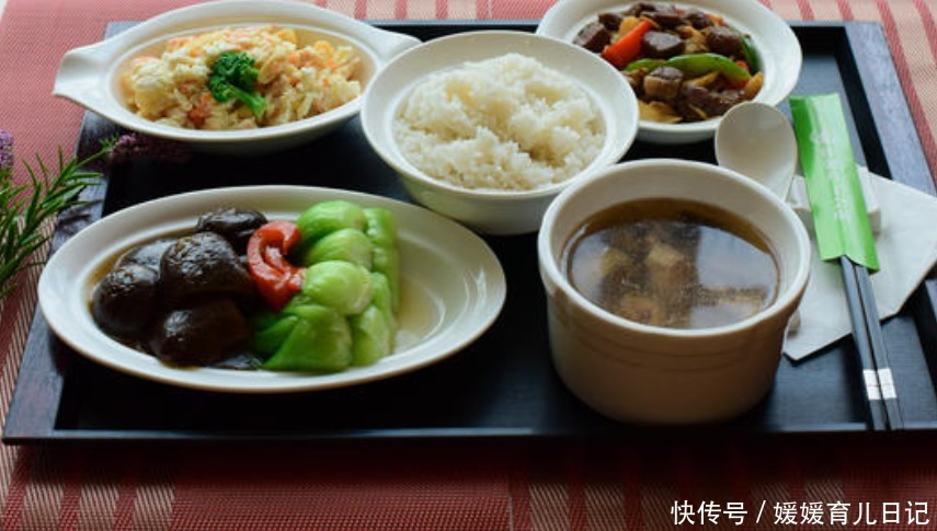 95后宝妈晒自制餐照片,本想博取很多同情,却遭到网友斥责