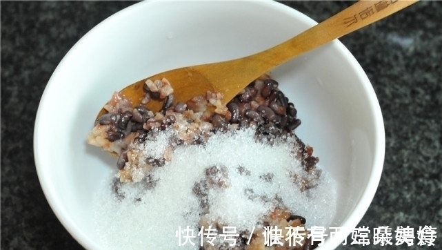 早餐别再蒸馒头了,教你懒人做法,比包子简单,比馅饼好吃,香!