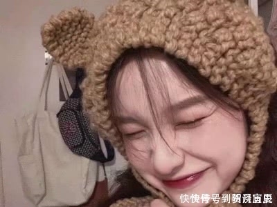 “笑起来迷人”的女生,嘴唇多半有“3特点”,同时占2个很罕见!