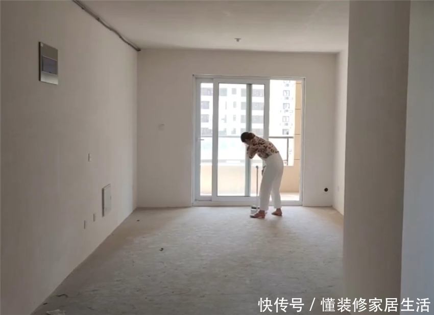 装修|90后姑娘万元“穷装”毛坯房,只身一人徒手装修,网友:佩服