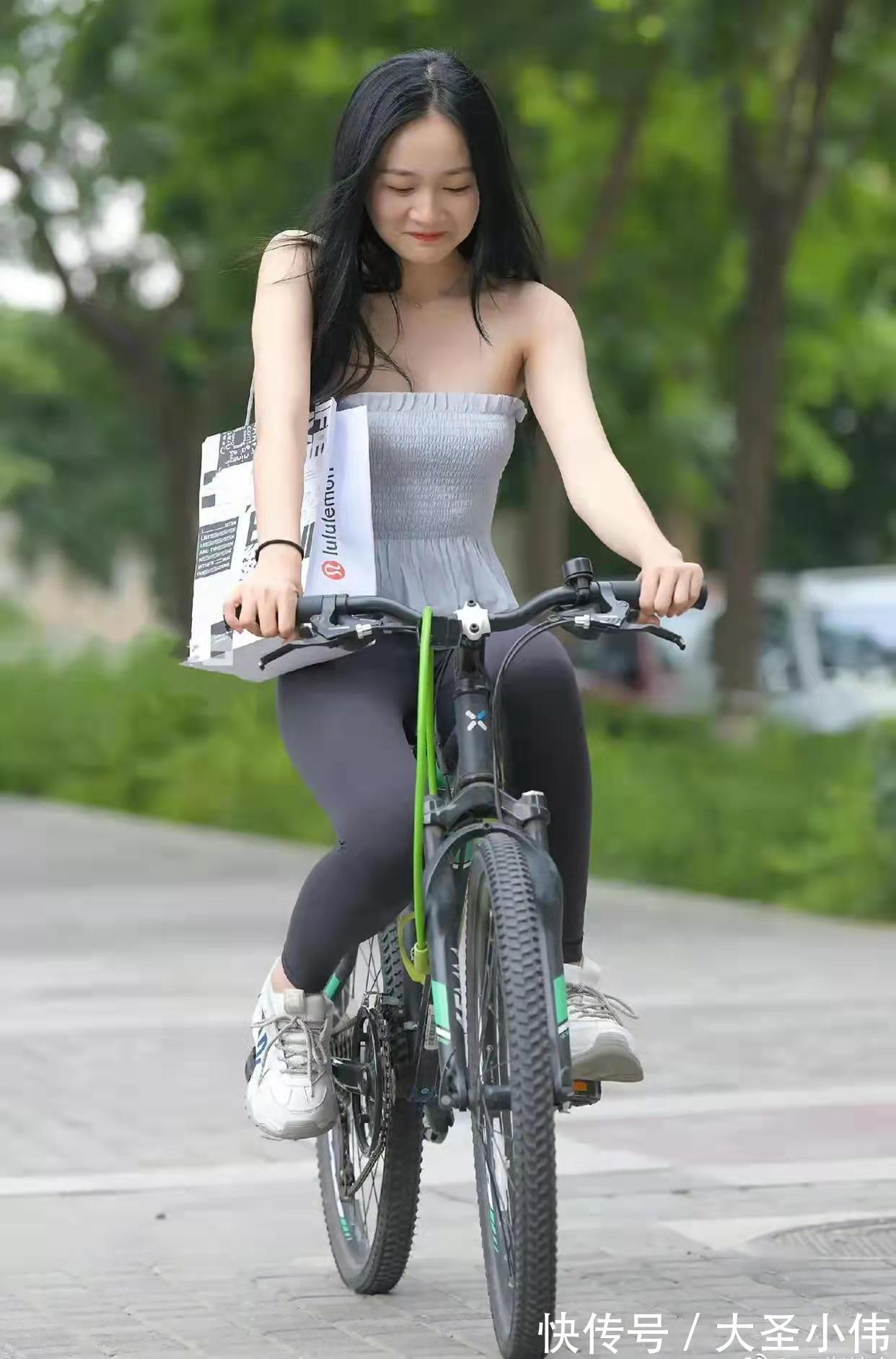 街拍|美女街拍:有的小姐姐穿搭好看又吸睛,有的土气落伍,让人无法直视