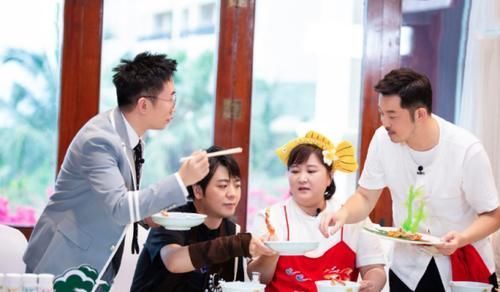 蓝台|肖战还未出镜,“反肖”大粉已经给《青春环游记》下了“连环套”