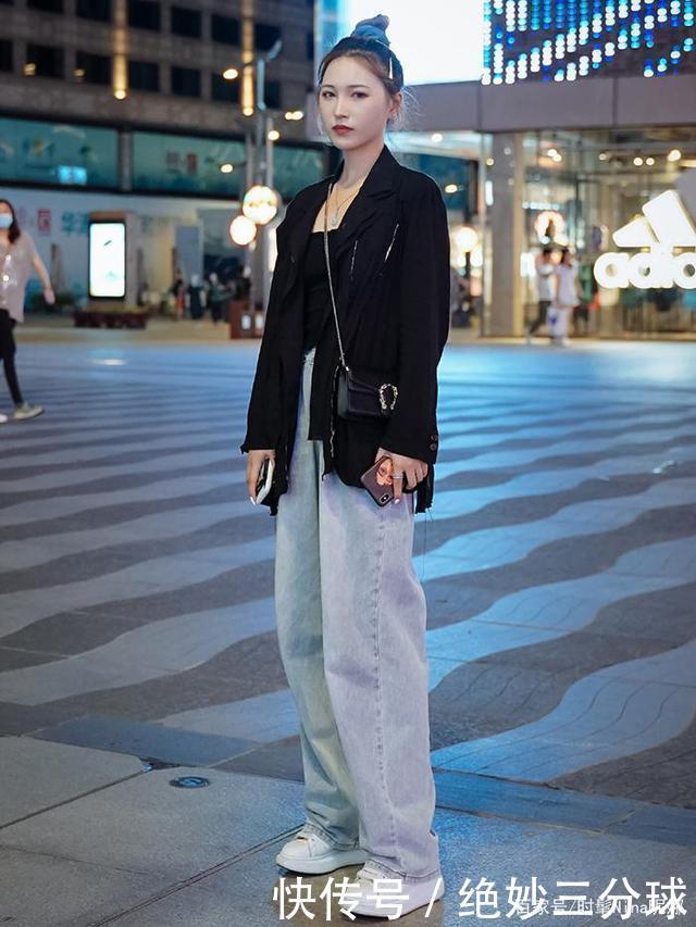 初秋|初秋别再穿裙子了,2020年流行这4条裤子,时髦又洋气