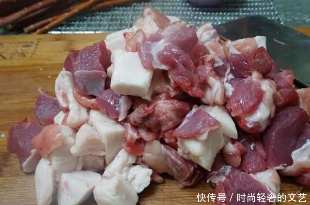  好吃|羊肉怎么腌制，烤出来才好吃大厨透露3个技巧，鲜香味美无膻味